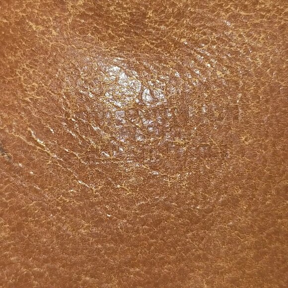 Louis Vuitton - Picture 7 of 9